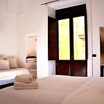 Alojamento de Acomodação e Pequeno-almoço Azzurretta 4*