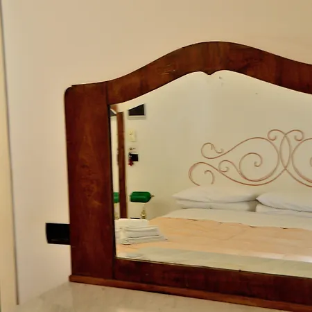 Azzurretta Couette-café 4*